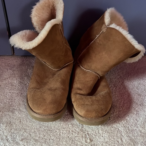 UGG Bailey Button II Boots - Picture 3 of 5